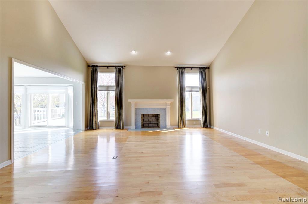 15756 Lamont Drive, Macomb, MI 48042 — Photo 6