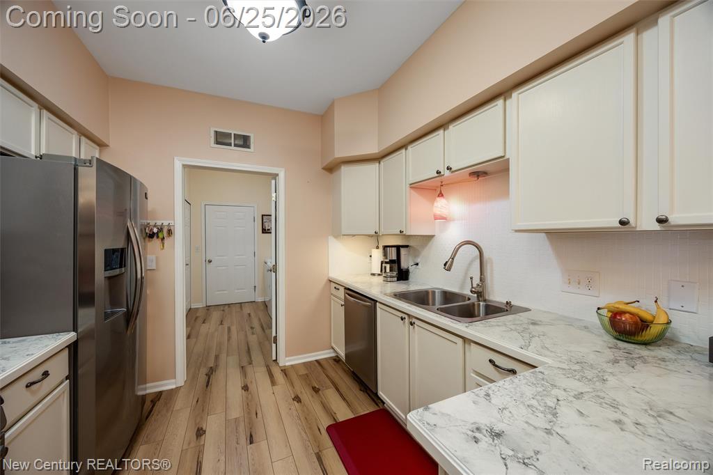 618 Belmonte Drive, A, Waterford, MI 48328 — Photo 16