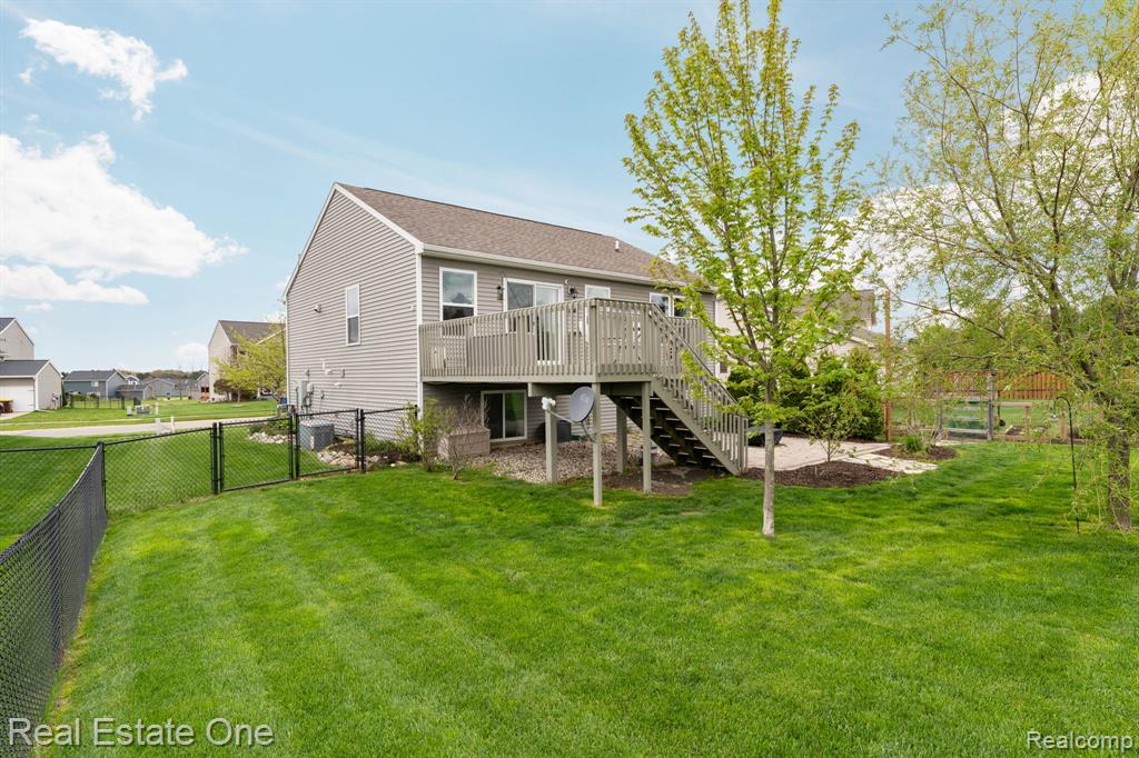 3513 Amber Oaks Drive, Howell, MI 48855 — Photo 56