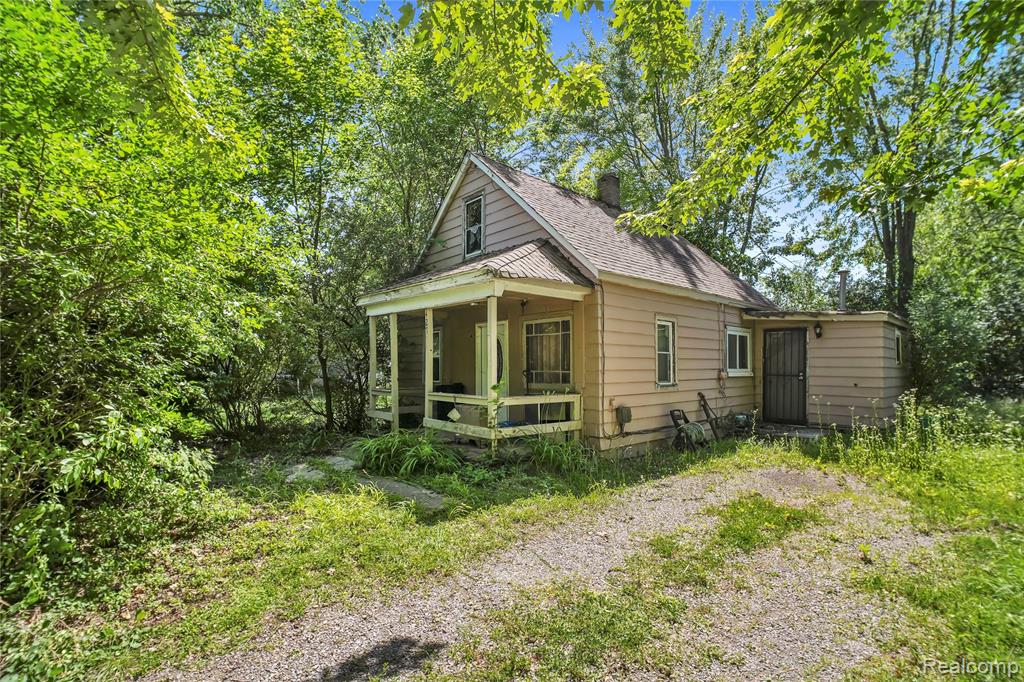427 S 19th Street, Saginaw, MI 48601 — front exterior