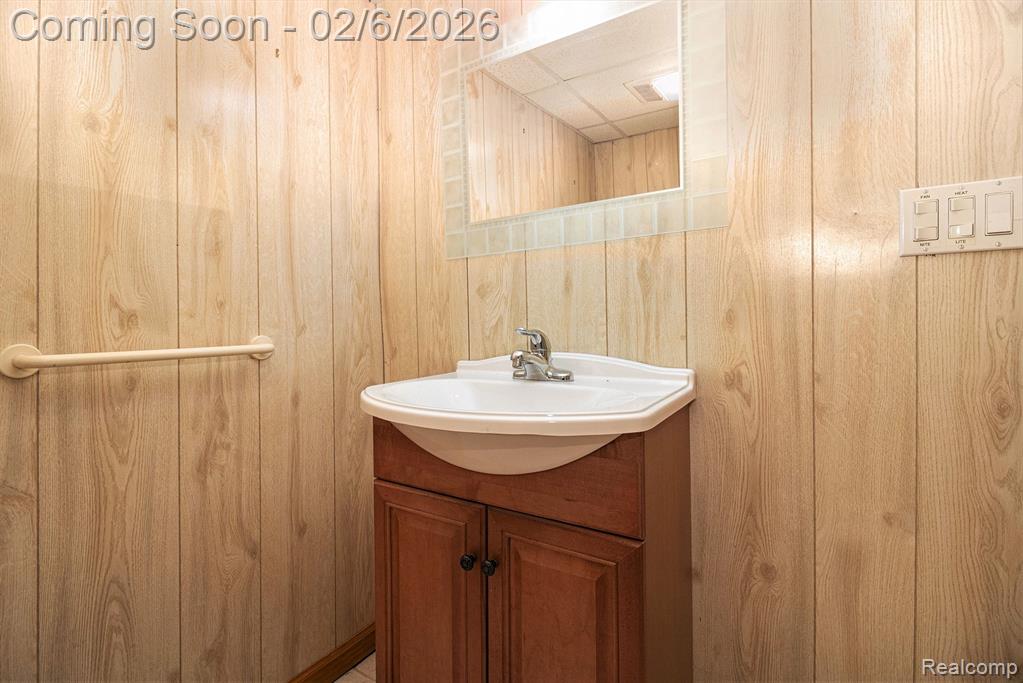24516 Simmons Drive, Novi, MI — Photo 19