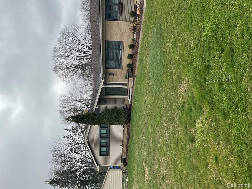7070 Riverstone Road, West Bloomfield, MI — Photo 32