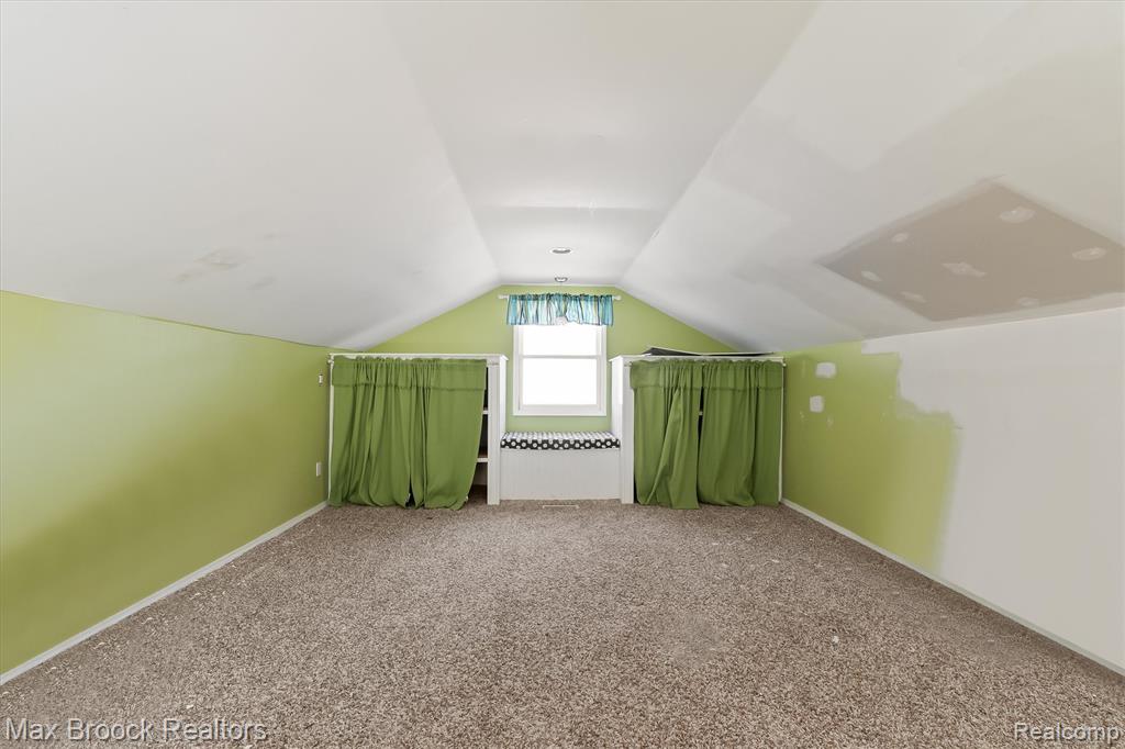 2375 Lakeside Drive, Highland, MI 48356 — Photo 38