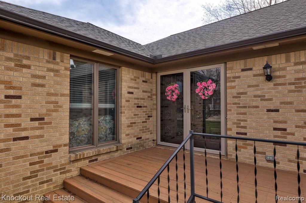 9350 OAKMONT Drive, Grand Blanc, MI 48439 — Photo 7