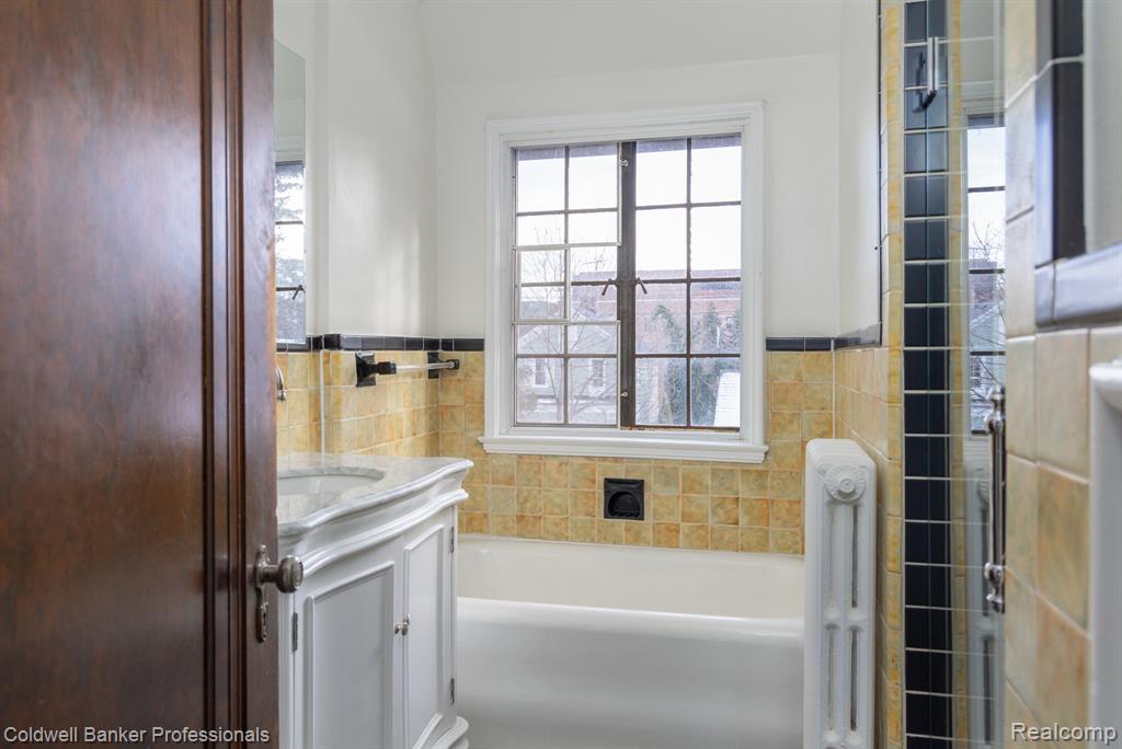 42 Cranford Lane, Grosse Pointe, MI 48230 — Photo 25