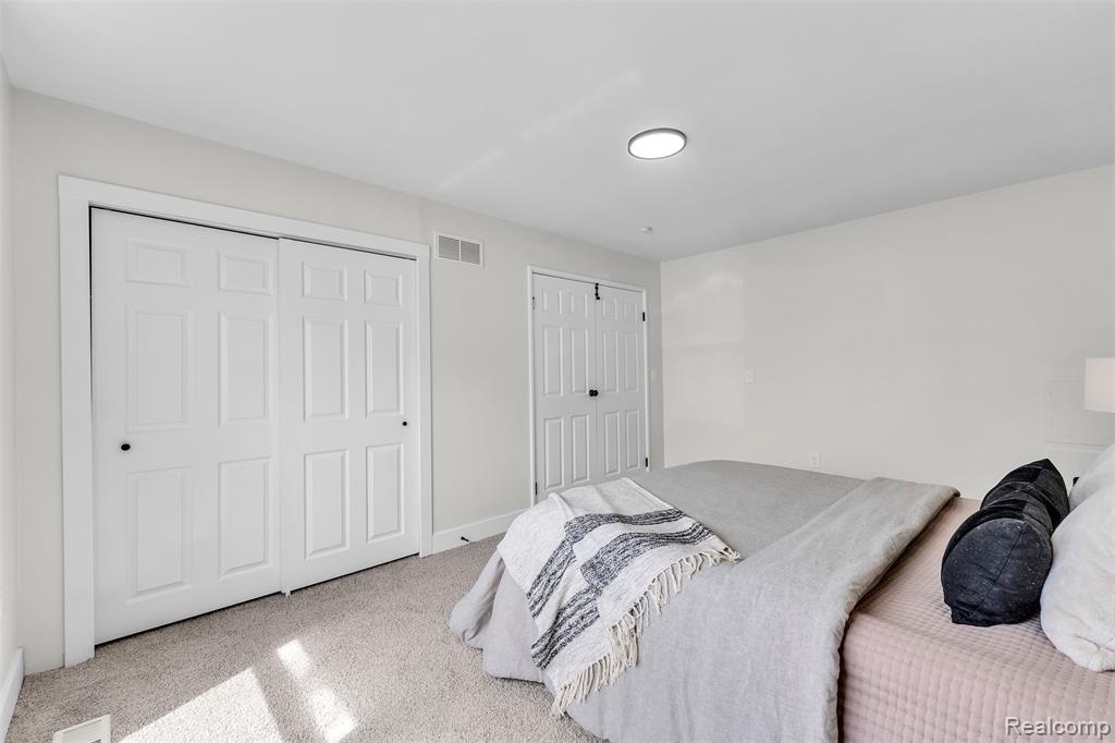 22653 Woolsey, Novi, MI — Photo 24