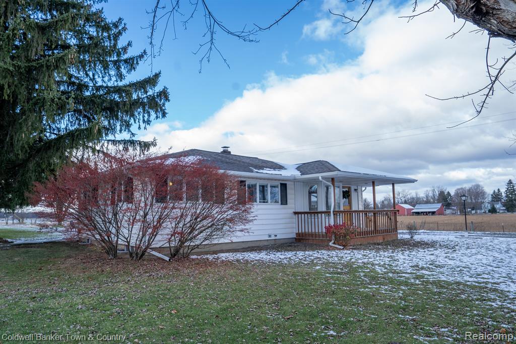 5735 Fowlerville Road, Fowlerville, MI 48836 — Photo 2