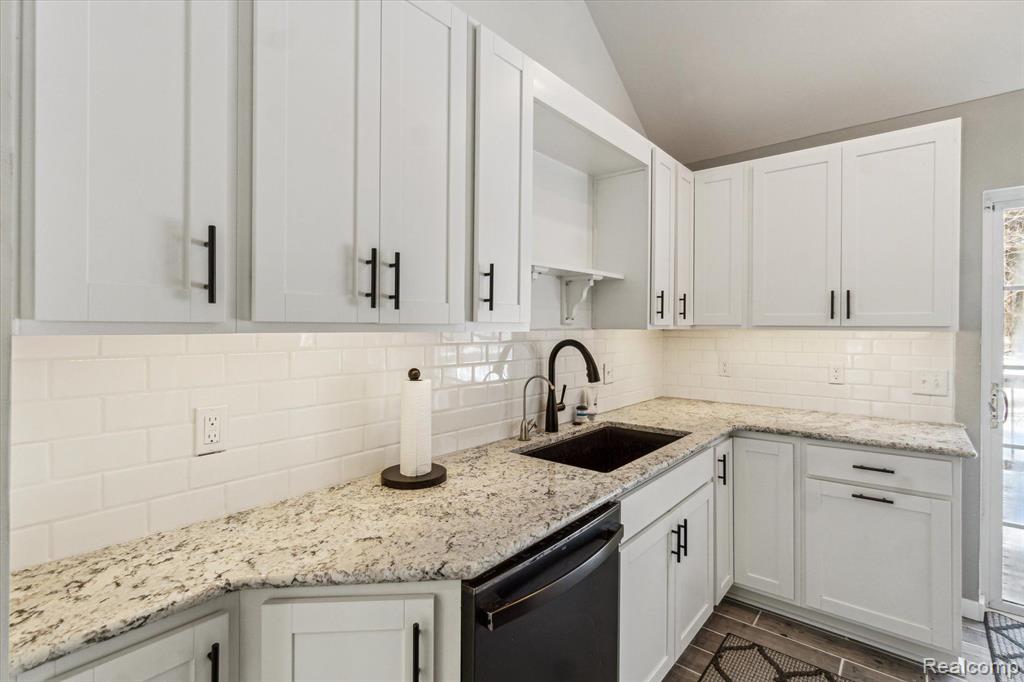 5815 E ALLEN Road, Howell, MI 48855 — Photo 18