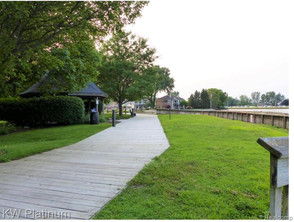 1381 Brys Drive, Grosse Pointe Woods, MI 48236 — Photo 18