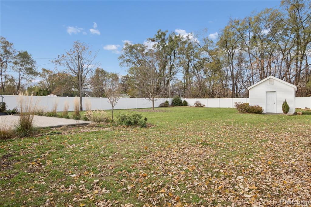 45567 Gable Inn Street, Shelby Twp, MI 48317 — Photo 18