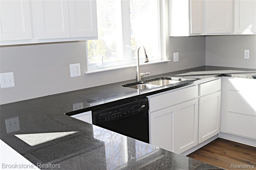 5624 Northcrest Crossing, Clarkston, MI — Photo 9