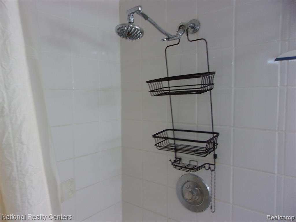 5856 HENRY RUFF Road, Garden City, MI — Photo 32