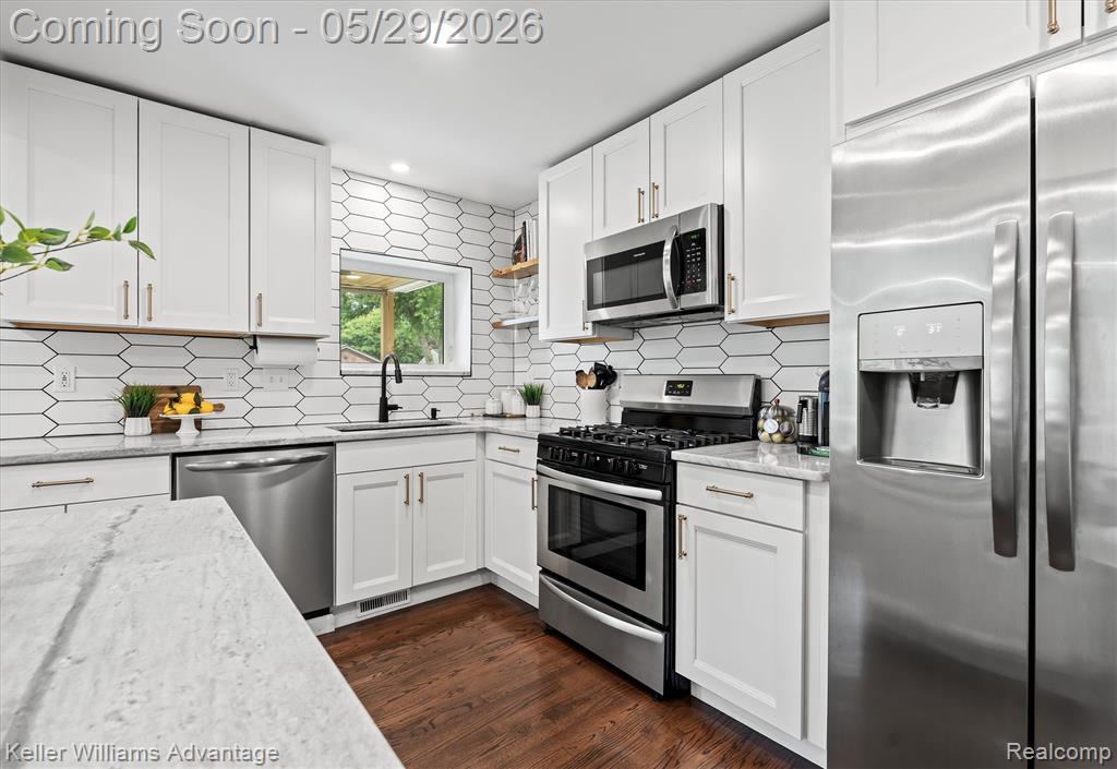 11389 Southworth Avenue, Plymouth, MI 48170 — Photo 11