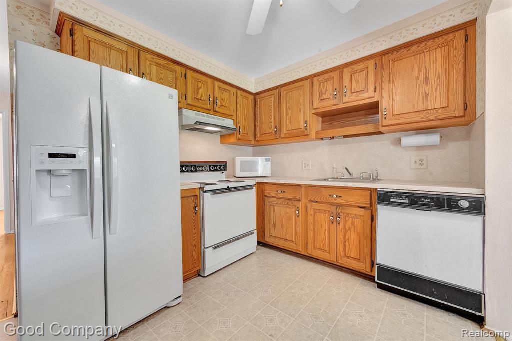 29628 Hoover Road, Warren, MI 48093 — Photo 11