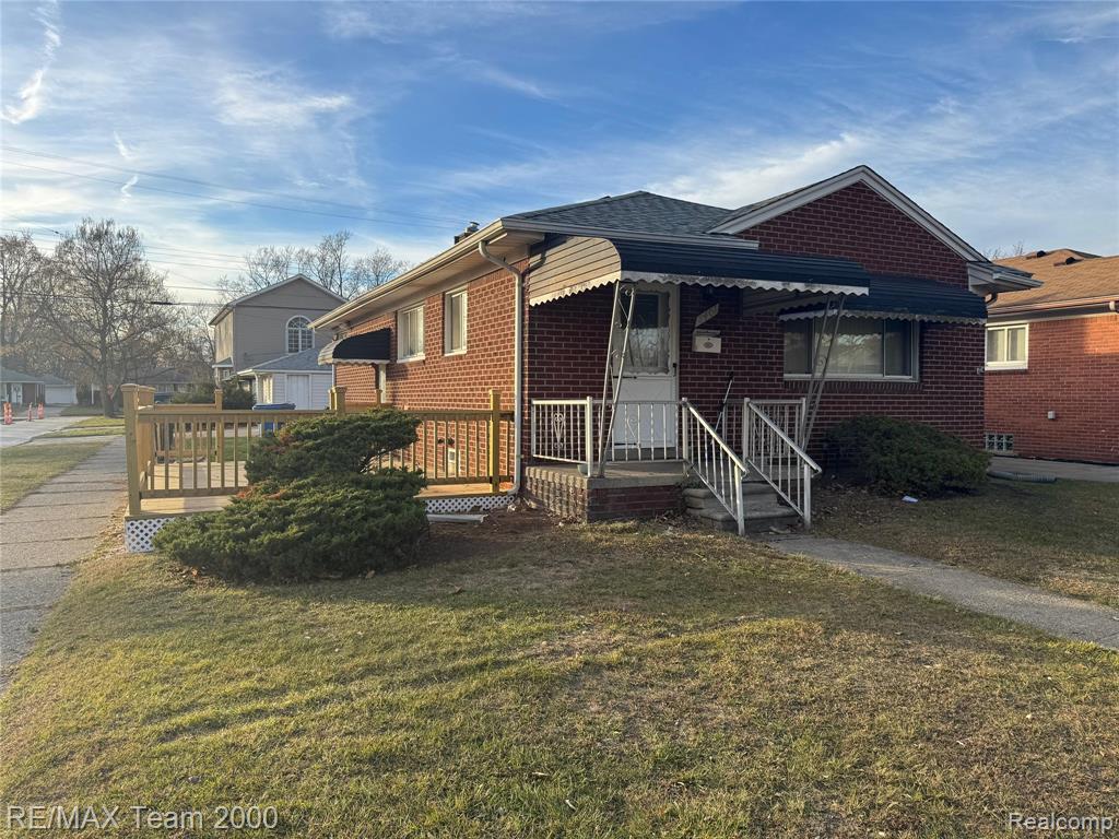 8401 Nightingale Street, Dearborn Heights, MI 48127 — front exterior