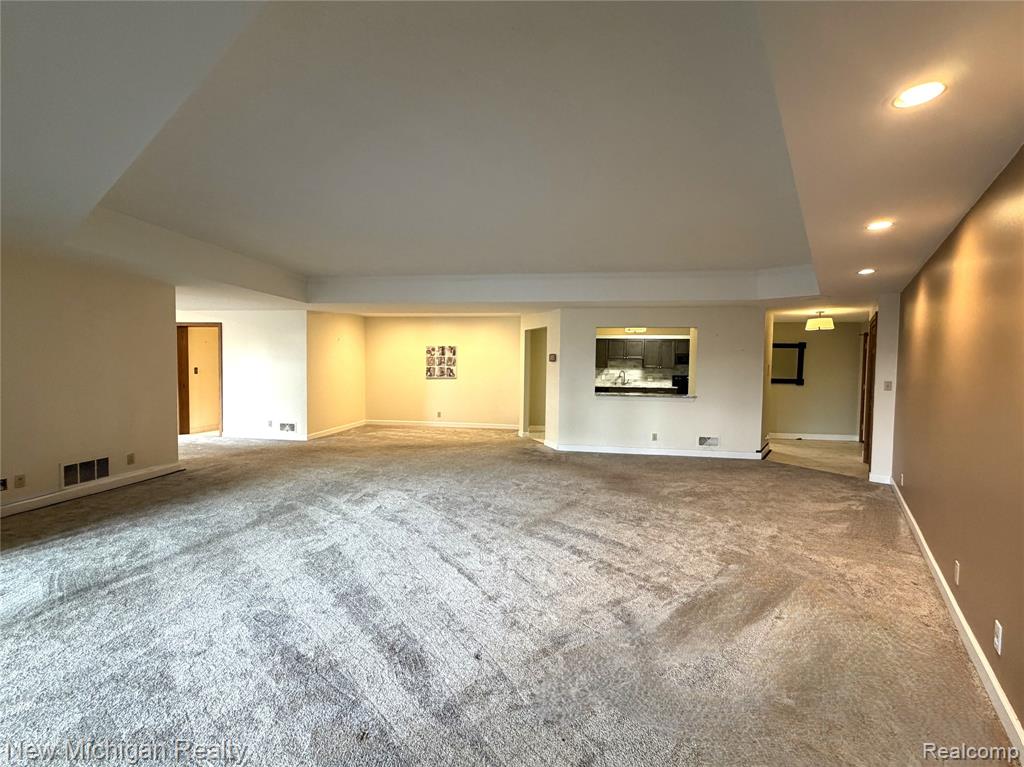 43000 12 Oaks Crescent Drive, 2033, Novi, MI 48377 — Photo 7