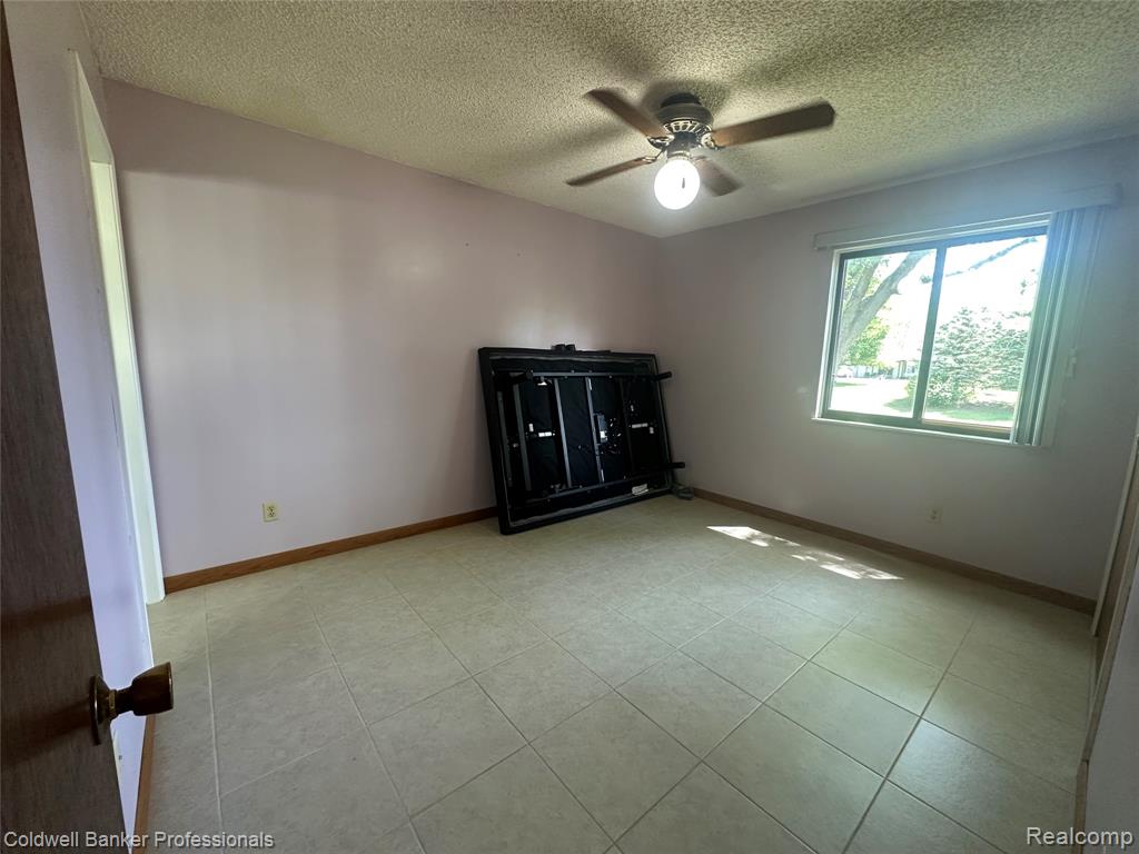 5398 Linger Lane, Lapeer, MI 48446 — Photo 14