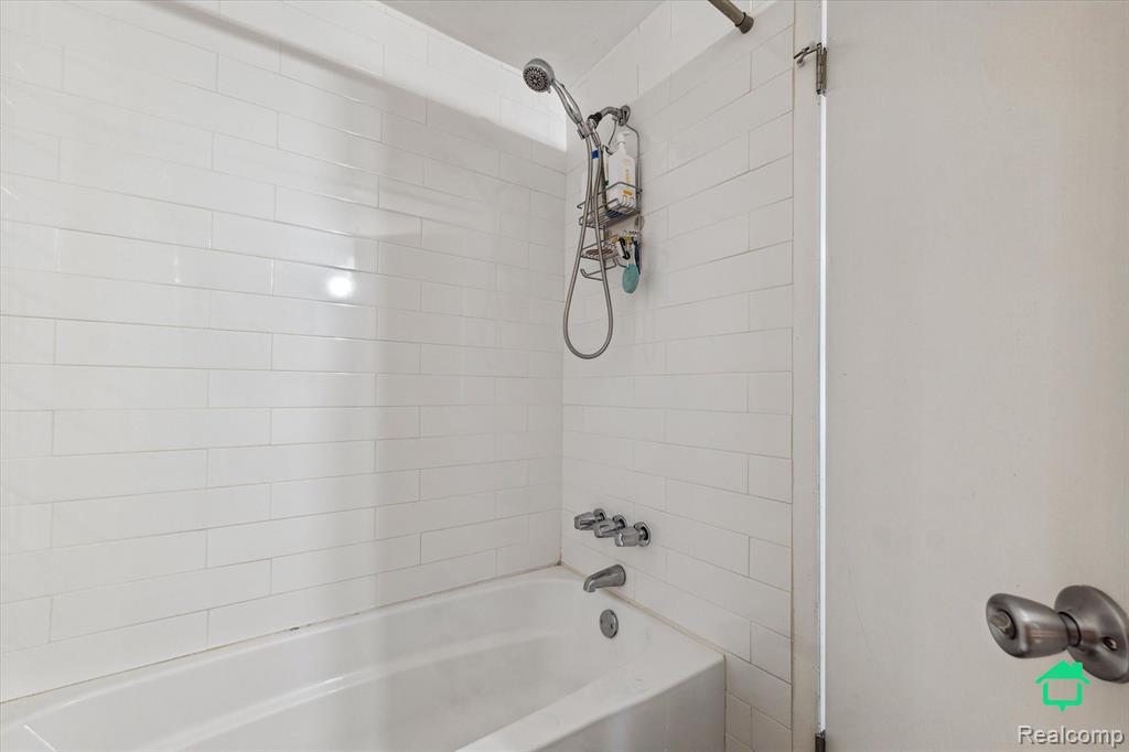 37675 Colonial Drive, Westland, MI — Photo 21
