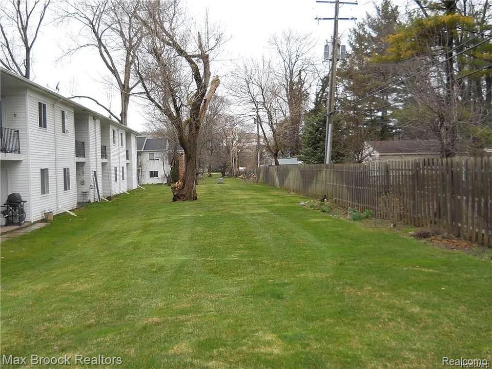 42491 Plymouth Hollow Drive, Plymouth, MI 48170 — Photo 17