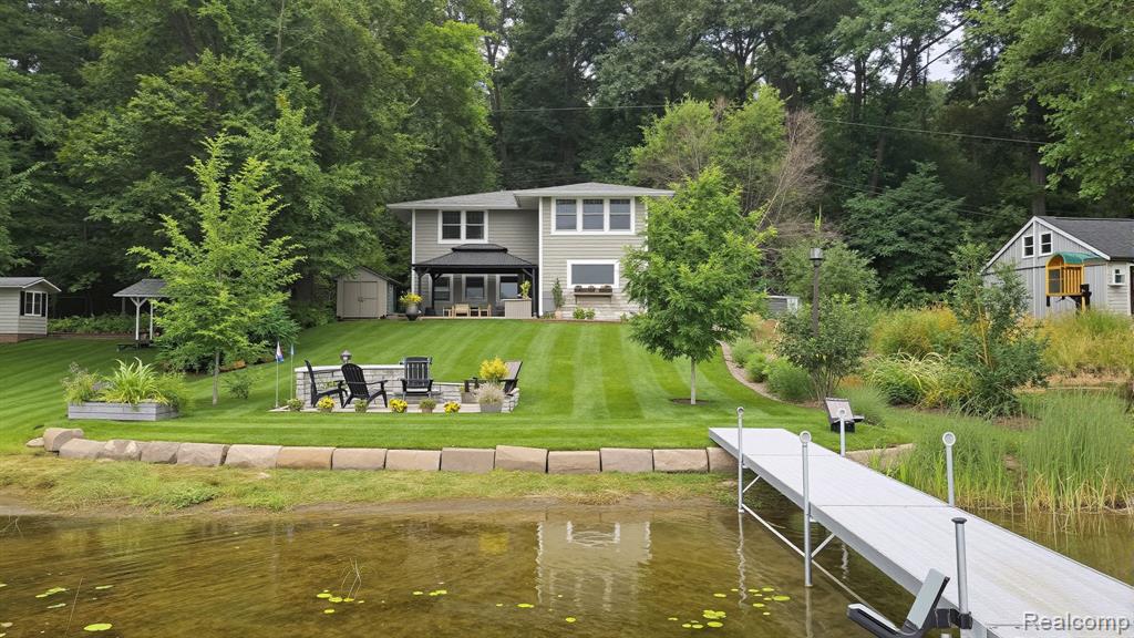 5616 Joslin Lake Drive, Gregory, MI 48137