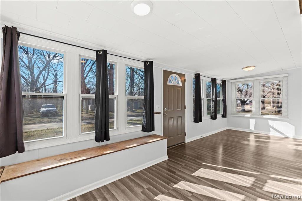 9637 PALMER Road, Whitmore Lake, MI 48189 — Photo 3