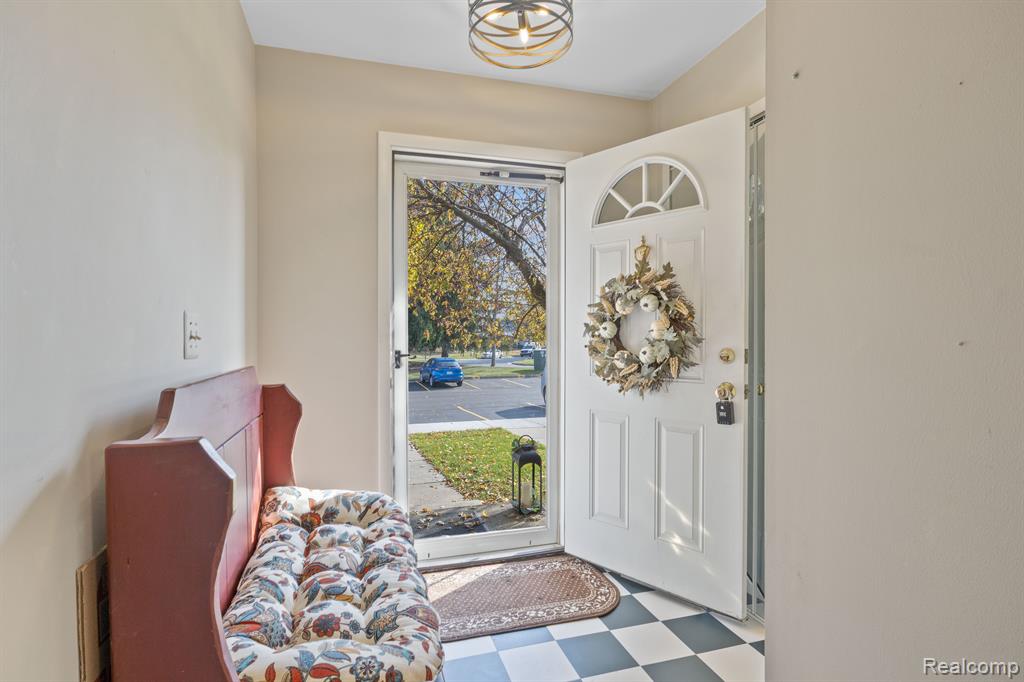 19919 SCHOOLHOUSE Court, Northville, MI 48167 — Photo 3