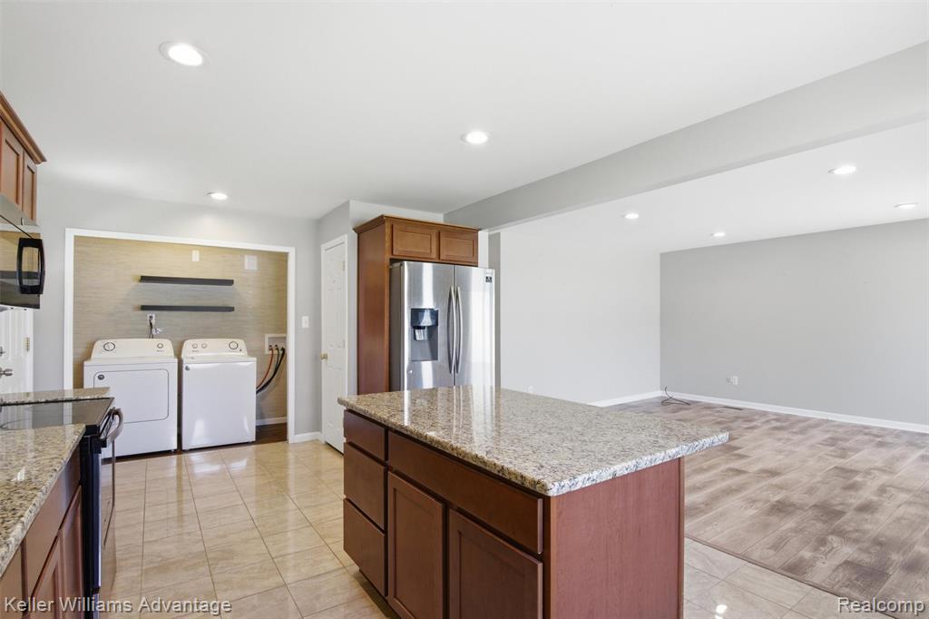 7435 Lathers Street, Westland, MI — Photo 10