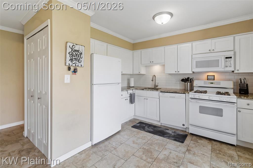 29061 E Brittany Court, Roseville, MI 48066 — Photo 5