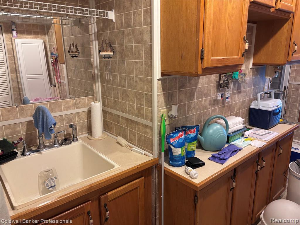 39883 Duluth Street, Harrison Township, MI — Photo 40