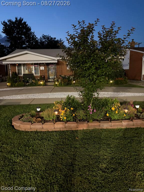 17941 E 13 Mile Road, Fraser, MI 48026