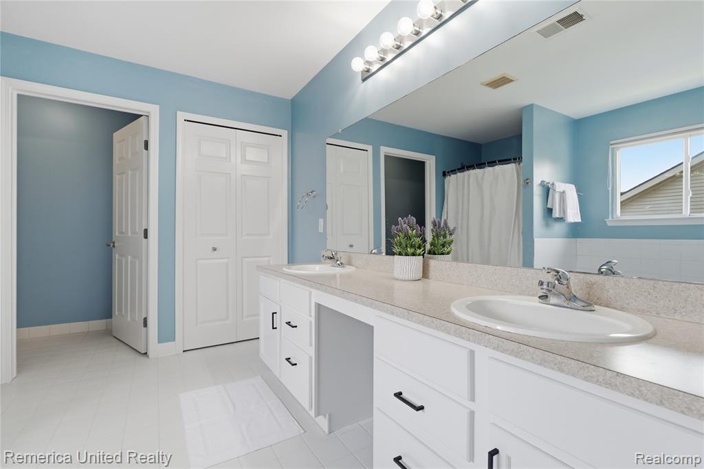 1842 Autumn Glen Drive, Howell, MI 48843 — Photo 31