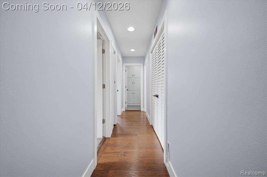 2455 Ivanhoe Drive, West Bloomfield, MI 48324 — Photo 24
