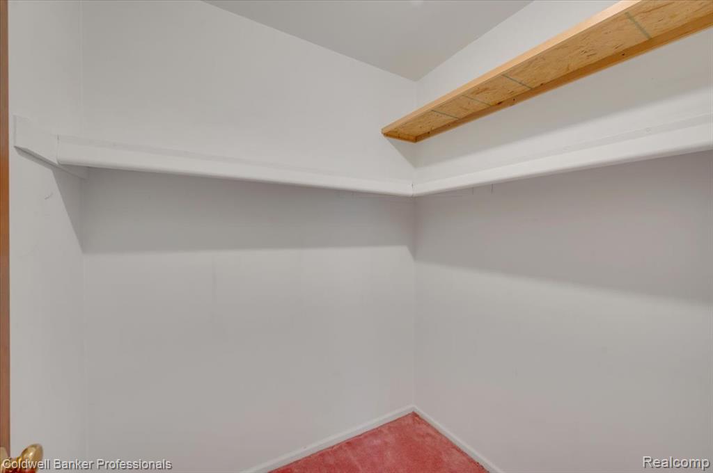 5015 Fox Hill Drive, Sterling Heights, MI 48310 — Photo 18