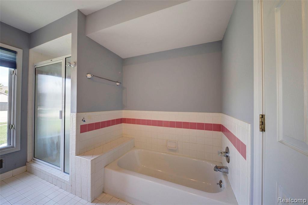 15756 Lamont Drive, Macomb, MI 48042 — Photo 26