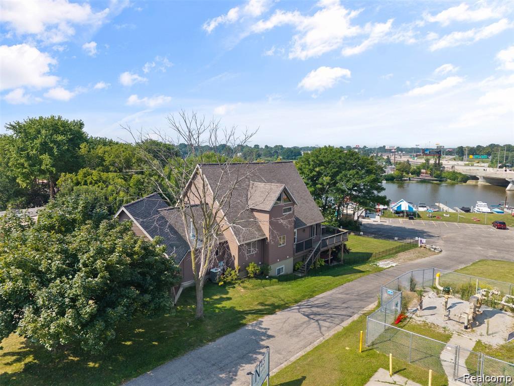 1907 Riverside Drive, Port Huron, MI 48060