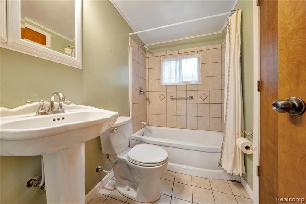 2898 E Lake Drive, Lupton, MI 48635 — Photo 21