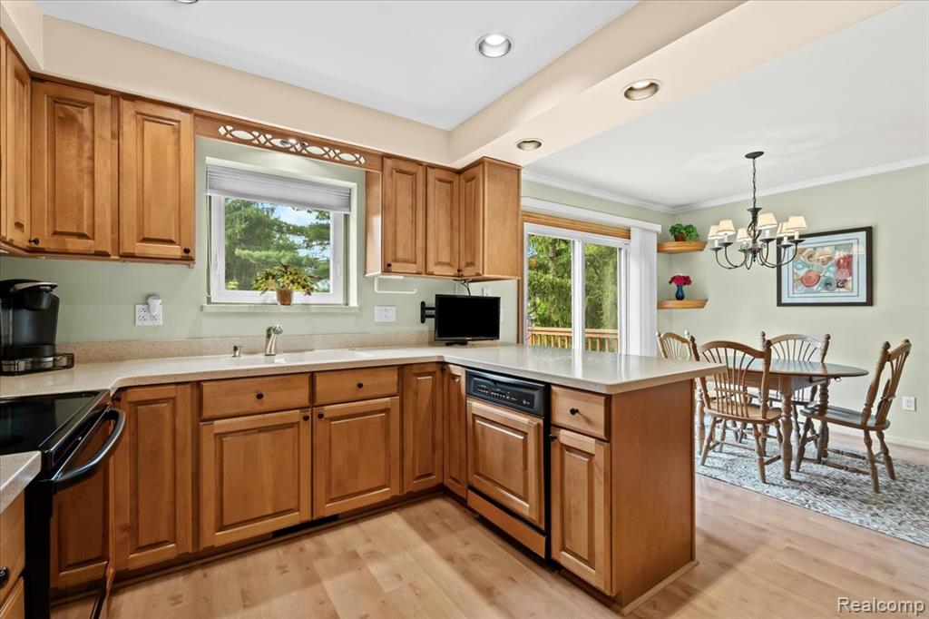 5375 Prentis Road, Waterford, MI 48327 — Photo 12