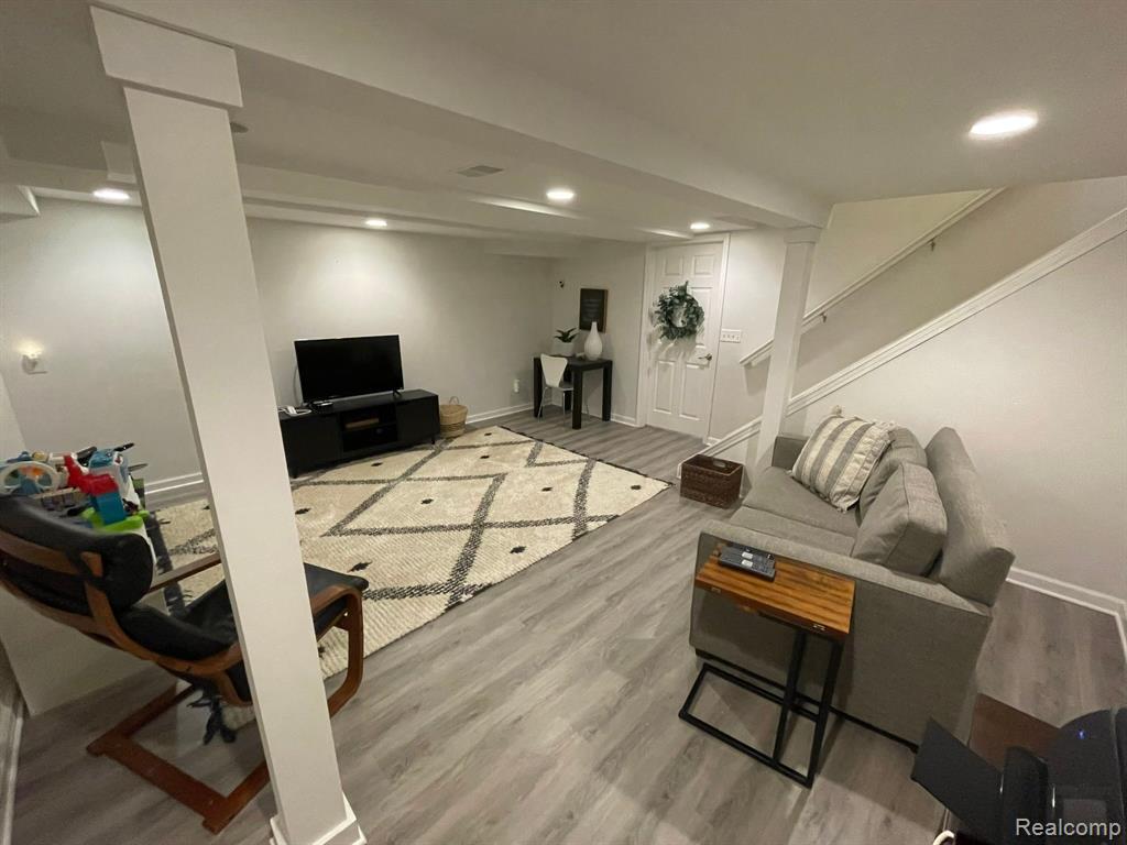 6832 MONTFORT Drive, Canton, MI 48187 — Photo 34