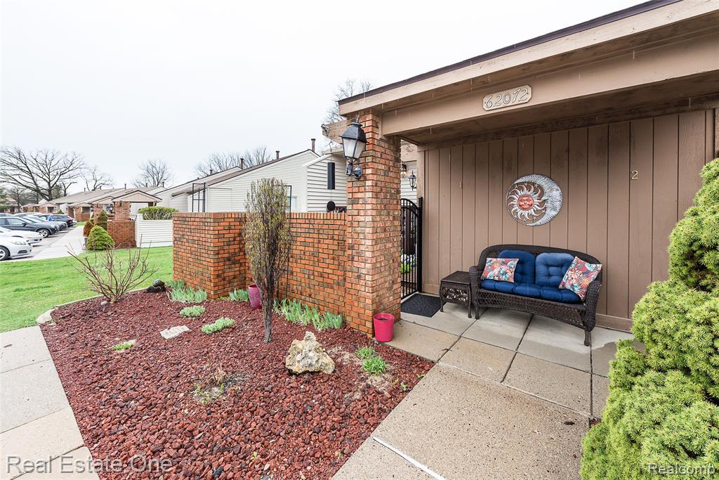62072 York town Drive, 1, South Lyon, MI 48178 — Photo 2