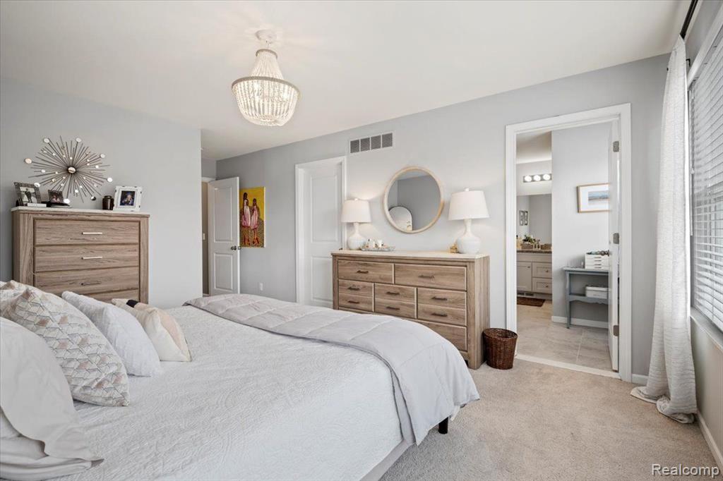 4250 KENT Road, Royal Oak, MI 48073 — Photo 24