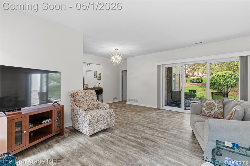 29374 Laurel Drive, Farmington Hills, MI 48331 — Photo 10