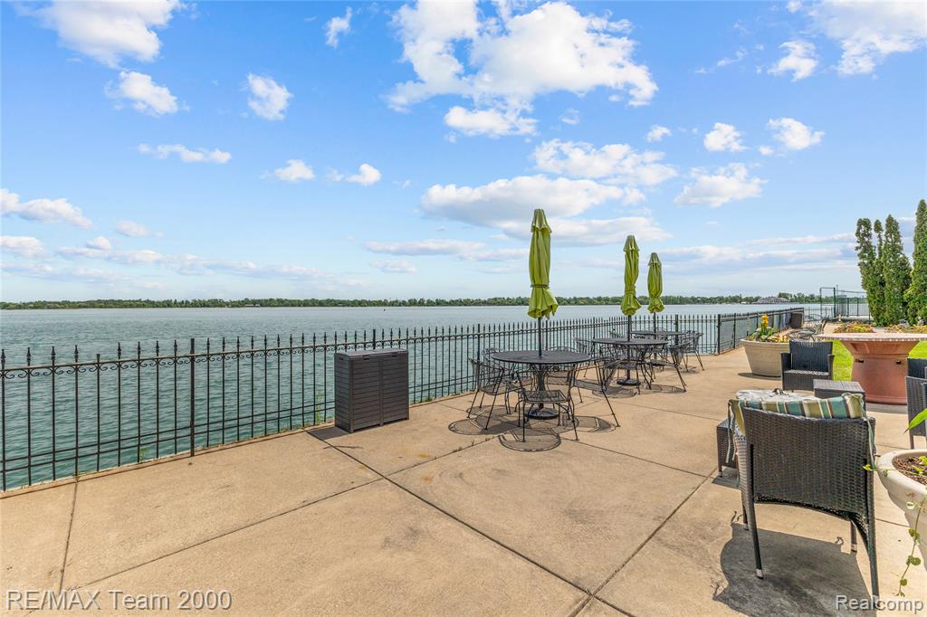 8120 E Jefferson Avenue, Detroit, MI 48214 — Photo 25