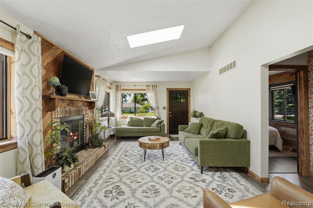 8303 Lagoon Street, Commerce Twp, MI 48382 — Photo 10