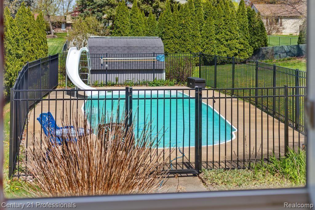 8978 Sussex Street, White Lake, MI — Photo 19