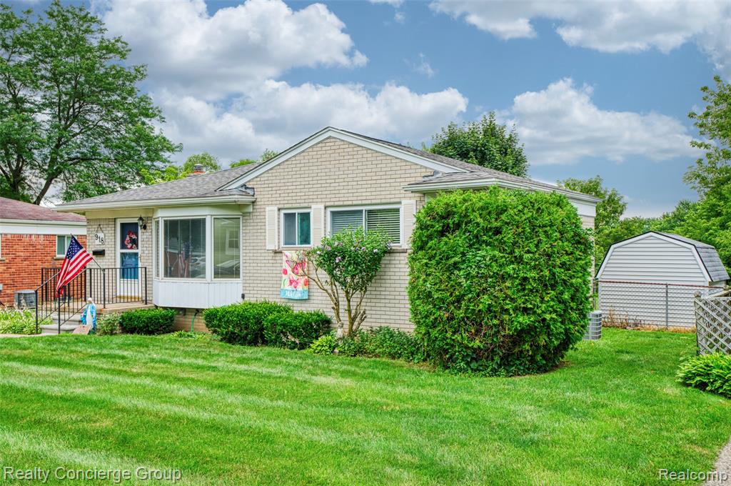 918 Squire Lane, Milford, MI 48381 — Photo 2