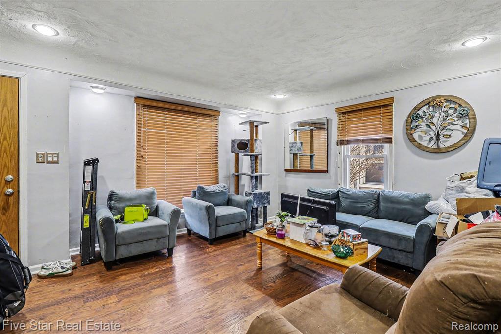 24691 Colgate Street, Dearborn Heights, MI 48125 — Photo 5