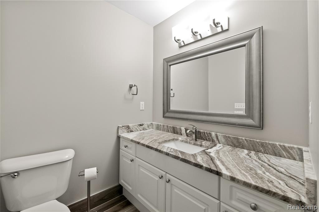 51 N Squirrel Road, Auburn Hills, MI 48326 — Photo 17
