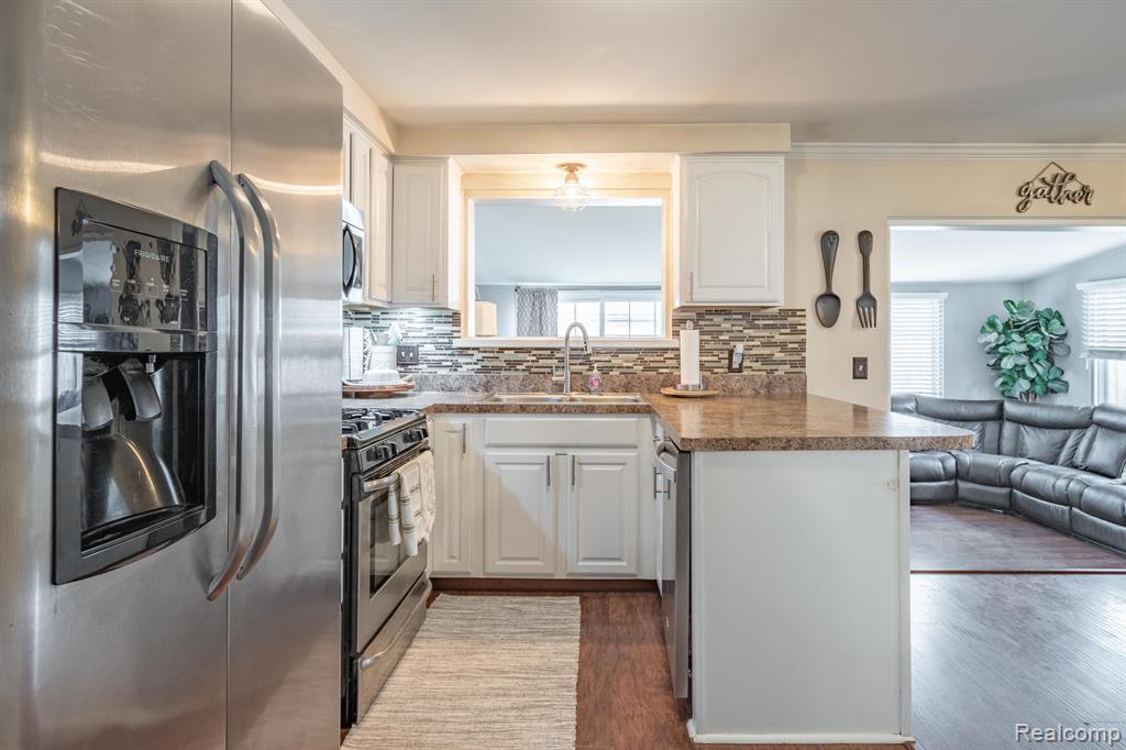 39464 CATHER Street, Canton, MI 48187 — Photo 8