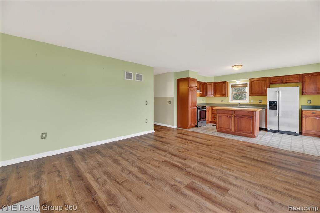 1525 Shoreline Drive, Hartland, MI 48353 — Photo 17