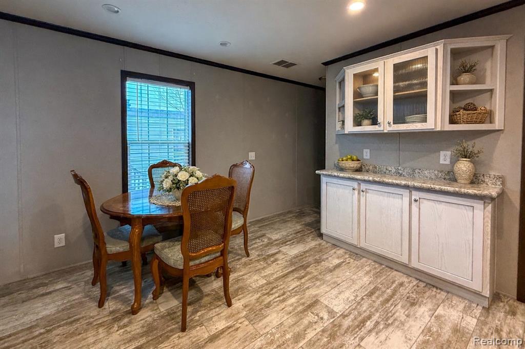 321 PRAIRIE Circle, Carleton, MI 48117 — Photo 6